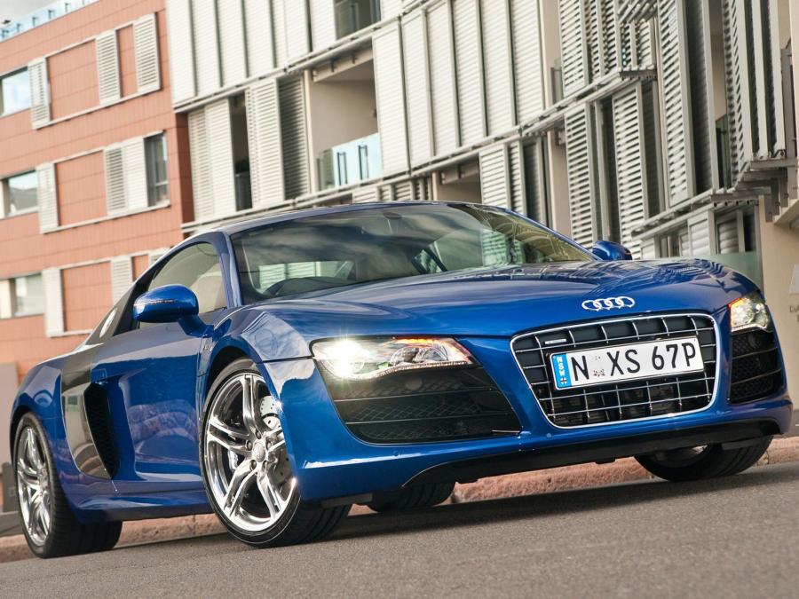  Audi R8 V10 2009 года  (UK) (фото 17 из 21)